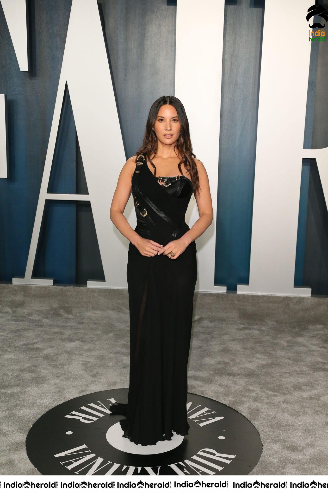Olivia Munn at Vanity Fair Oscar Party in Beverly Hills Set 2