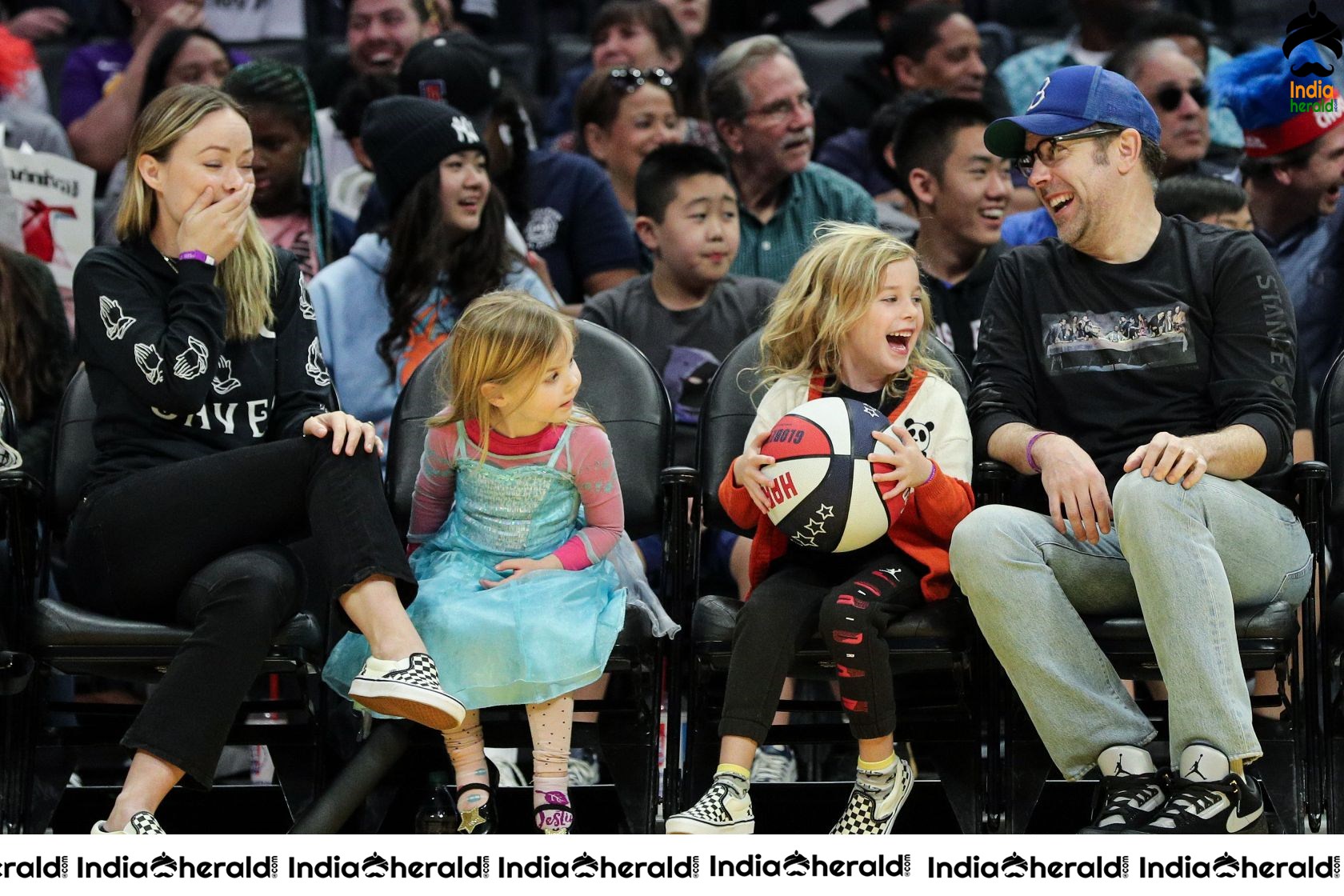 Olivia Wilde attends Harlem Globetrotters game in Los Angeles