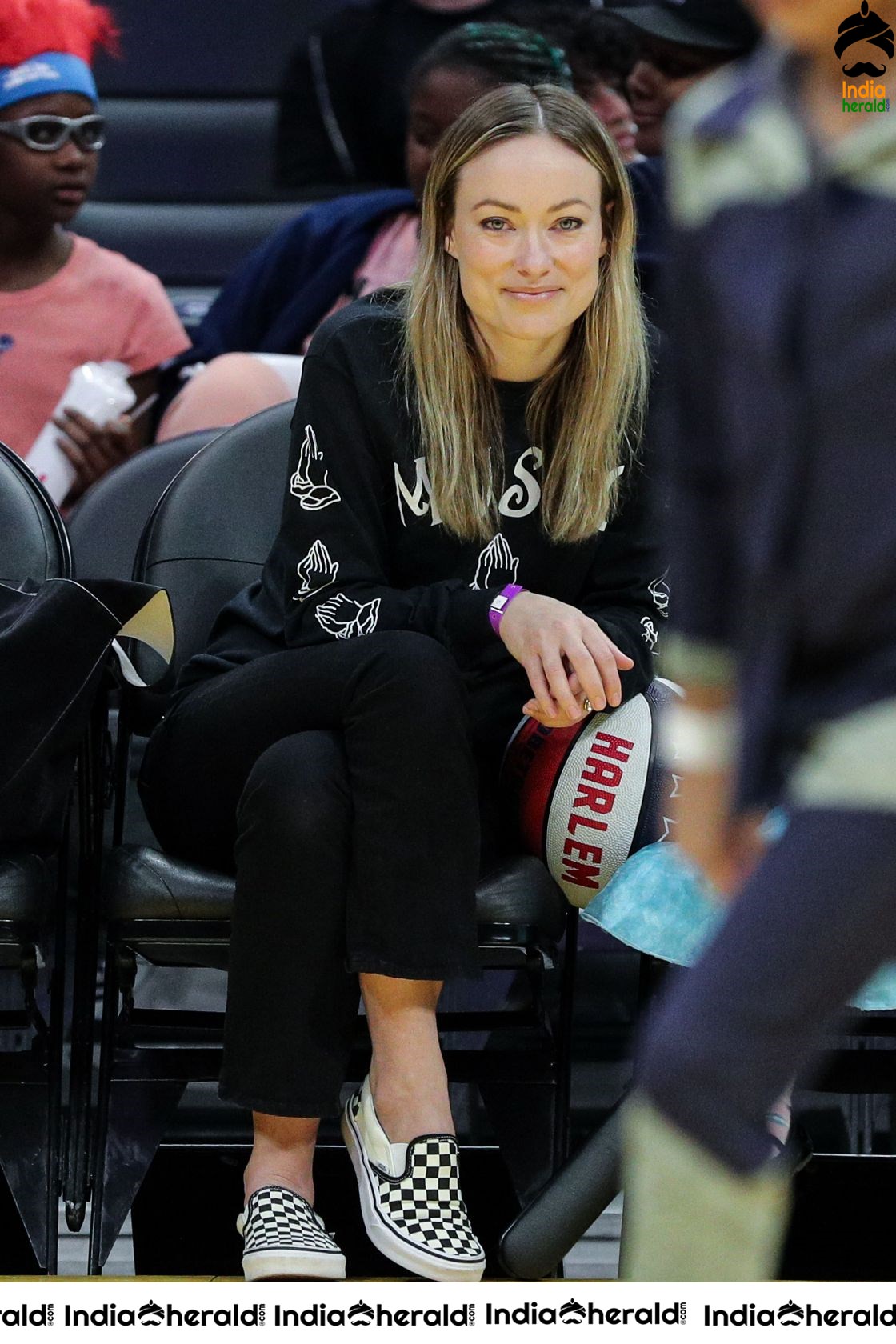 Olivia Wilde attends Harlem Globetrotters game in Los Angeles