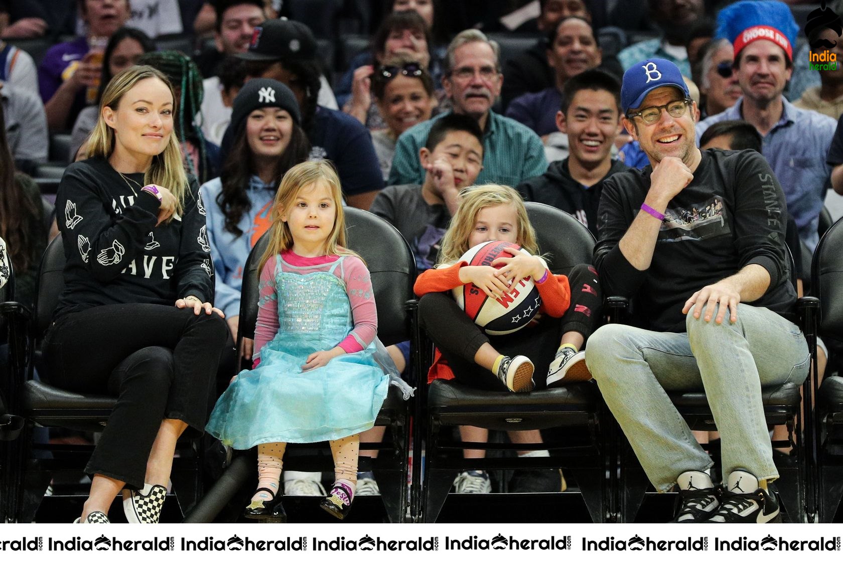 Olivia Wilde attends Harlem Globetrotters game in Los Angeles