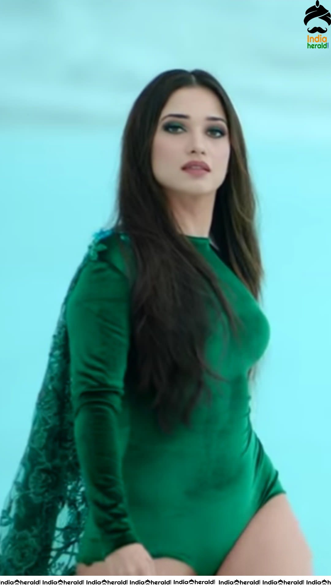 Oops Tamanna Bum Exposed Unexpected in a Tight Dress Hot Photos Set 1