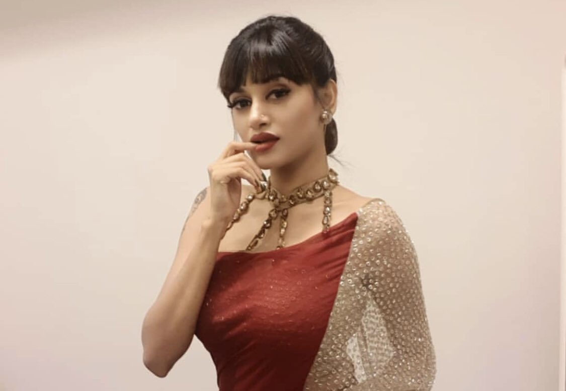 Oviyaa At SIIMA Awards 2019
