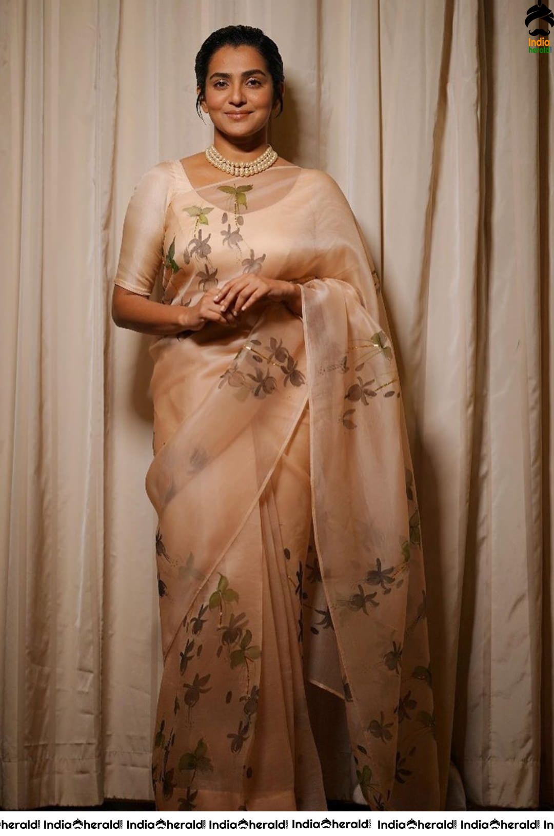 Parvathy Latest Gorgeous Photos