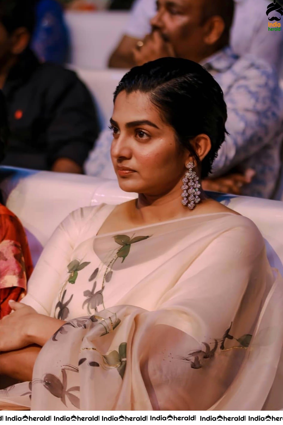 Parvathy Latest Gorgeous Photos