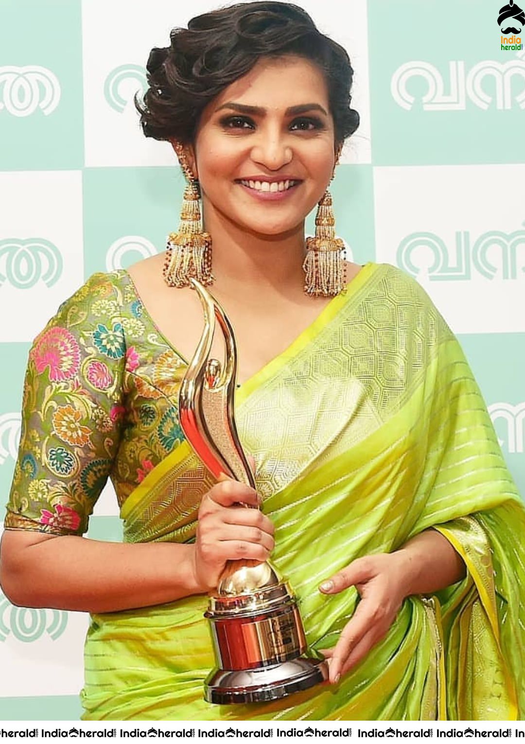 Parvathy Latest Gorgeous Photos