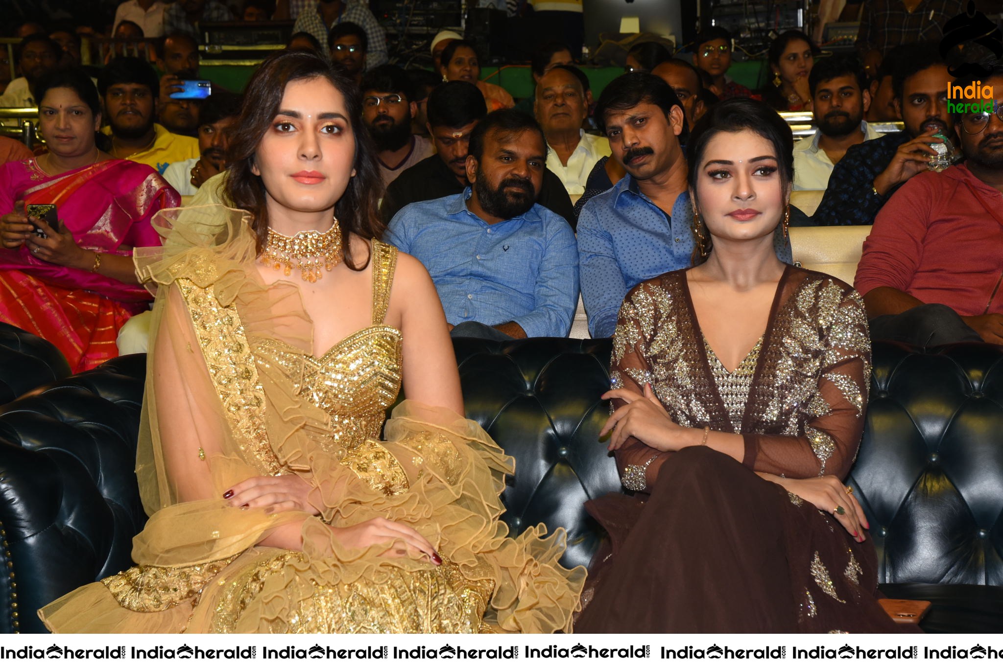 Payal Rajput and Raashi Khanna spotted together and they are all smiles Set 1