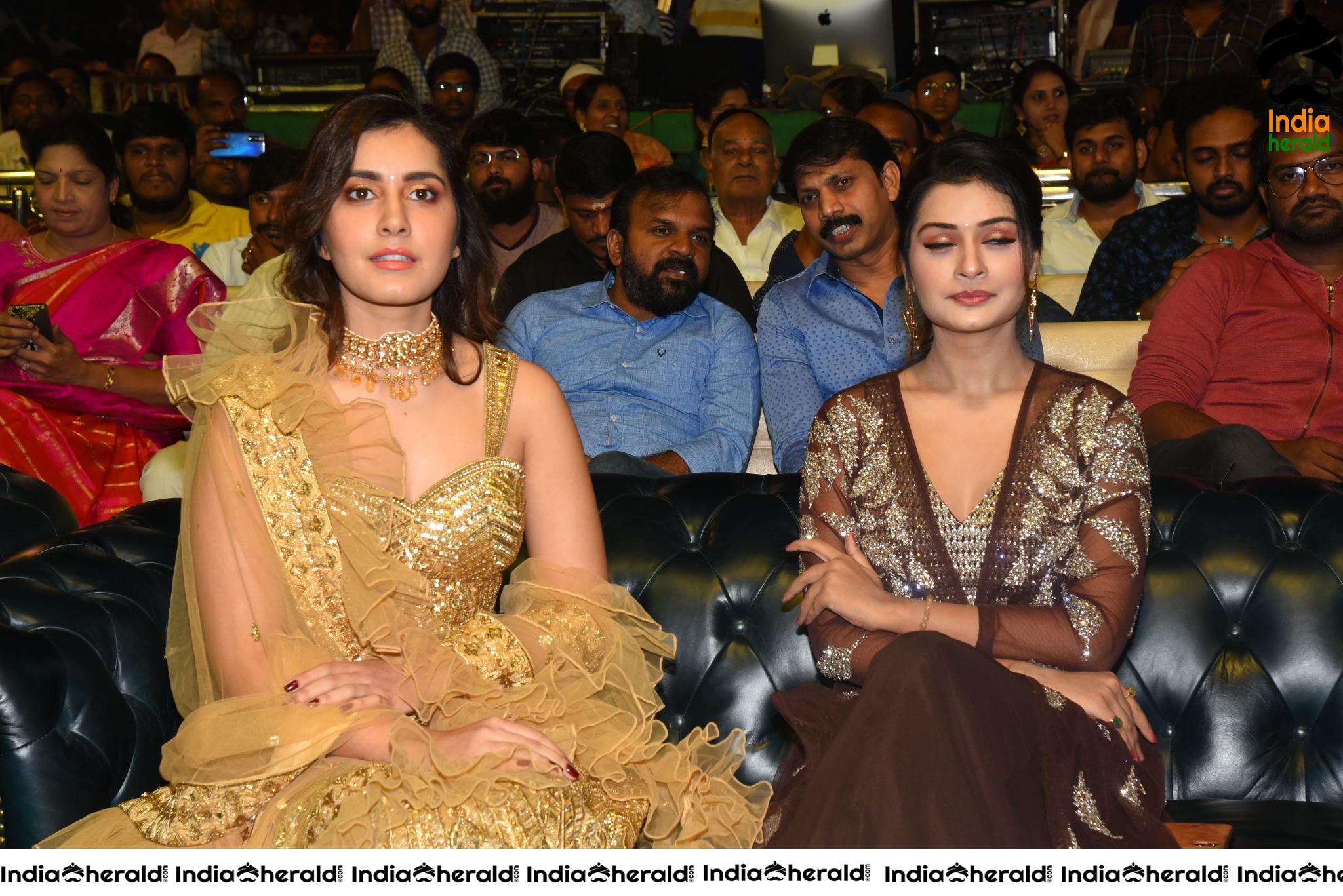 Payal Rajput and Raashi Khanna spotted together and they are all smiles Set 1