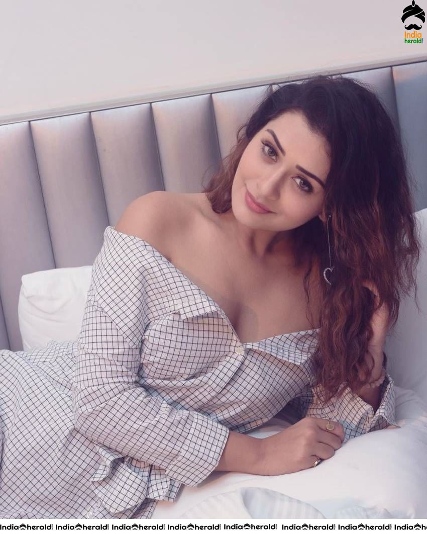 Payal Rajput Latest Hot Cleavage and Thighs Exposing Photos Set 1