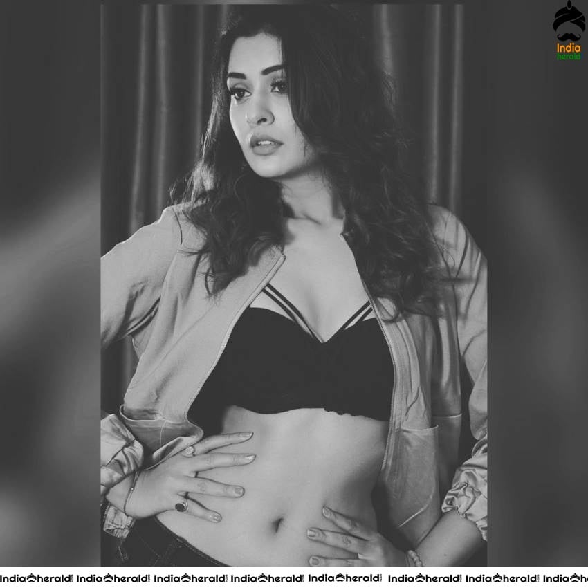 Payal Rajput Latest Hot Cleavage and Thighs Exposing Photos Set 3
