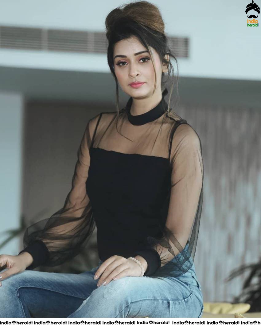 Payal Rajput Latest Hot Cleavage and Thighs Exposing Photos Set 3