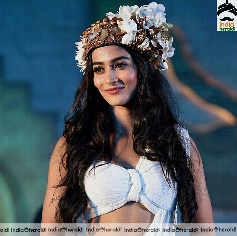 Pooja Hegde Hot Compilation Stills