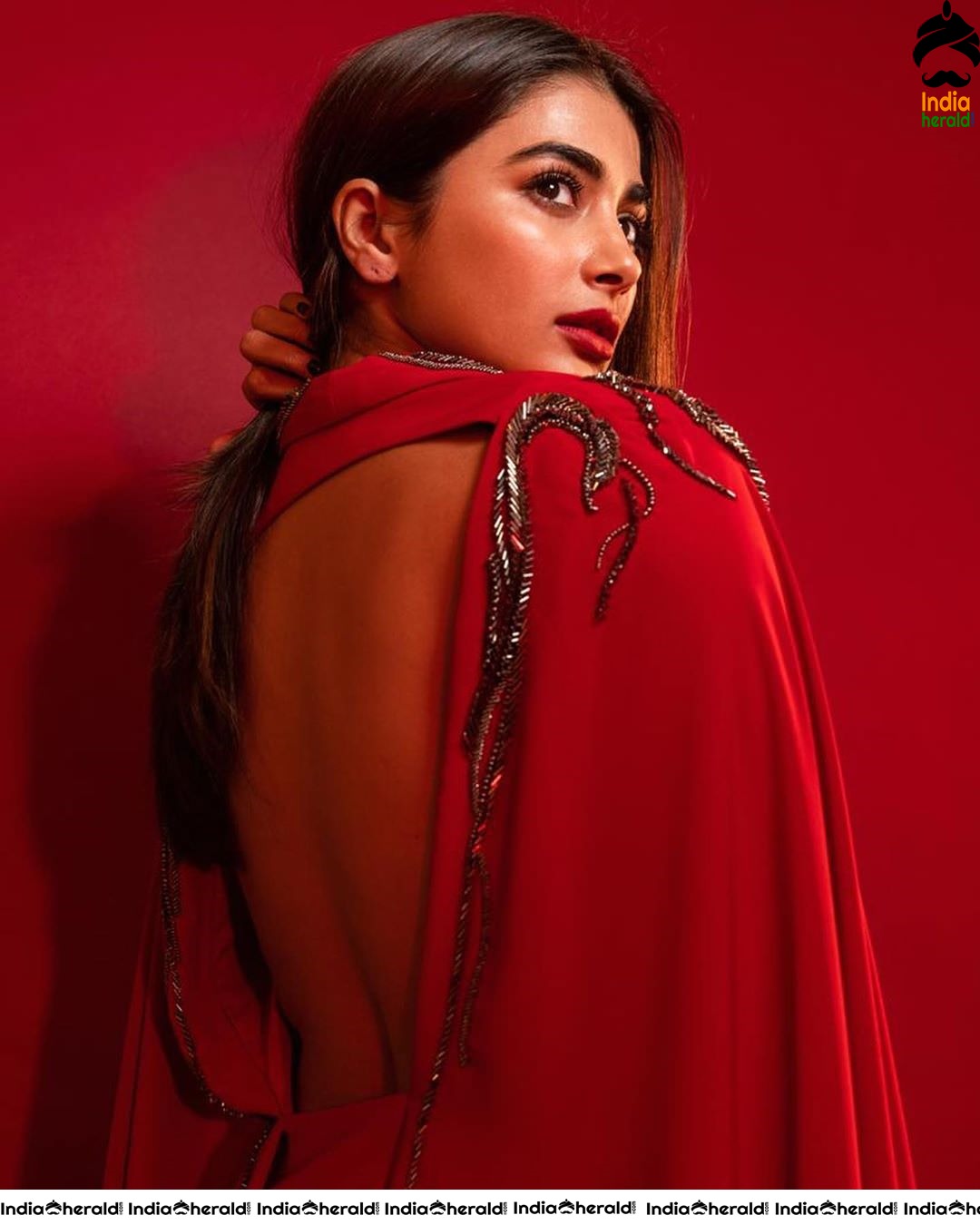Pooja Hegde Hot Foxy and Bewitching Latest Photos Set 2