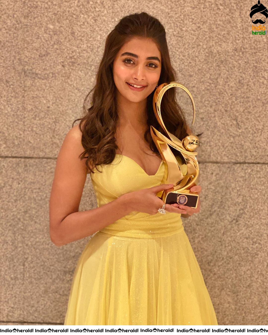 Pooja Hegde Hot Foxy and Bewitching Latest Photos Set 2