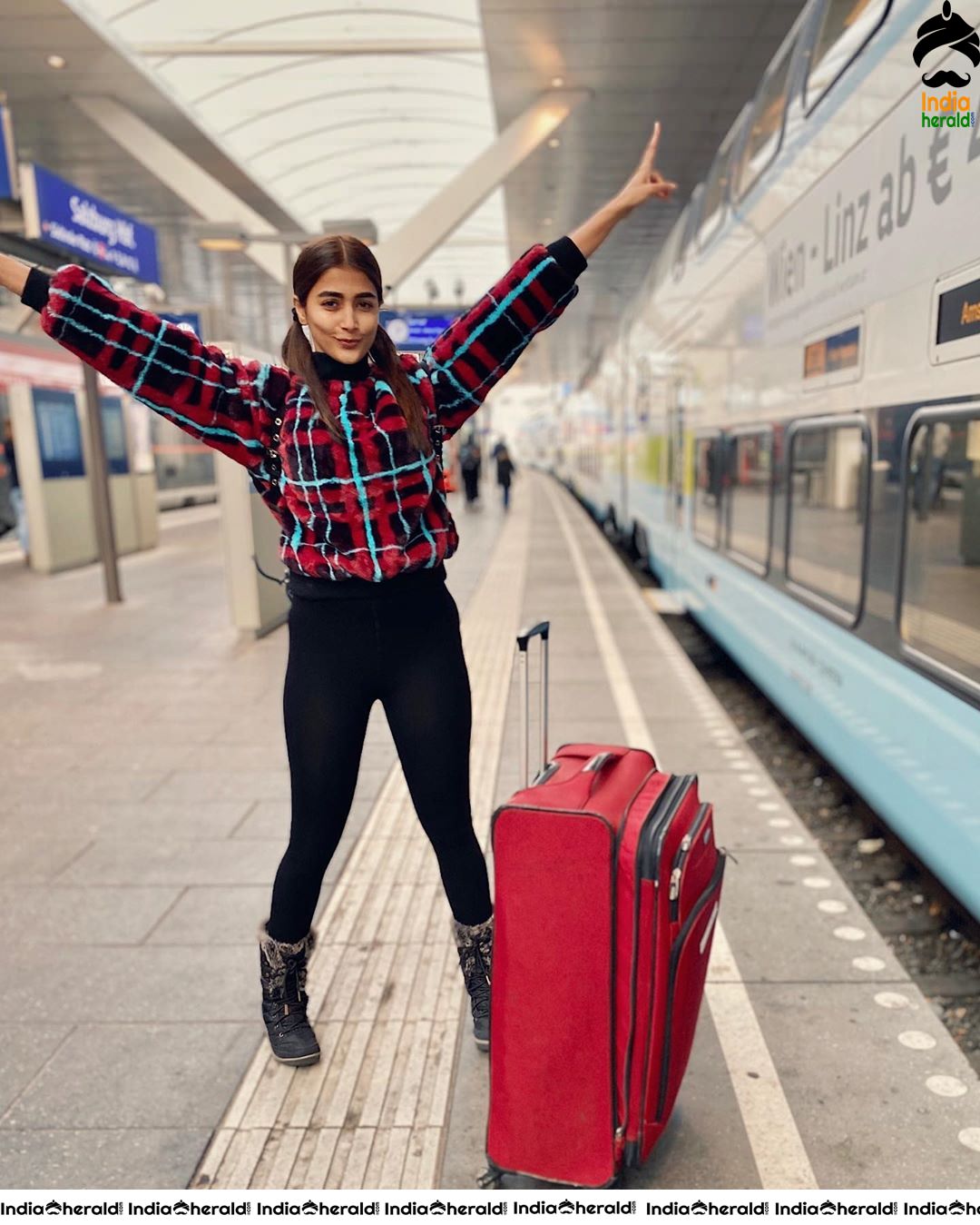 Pooja Hegde Hot Foxy and Bewitching Latest Photos Set 3