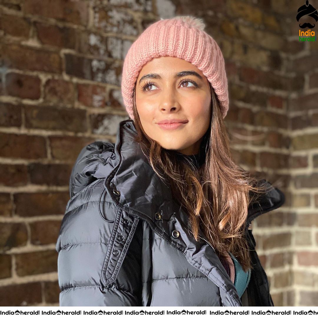 Pooja Hegde Hot Foxy and Bewitching Latest Photos Set 4