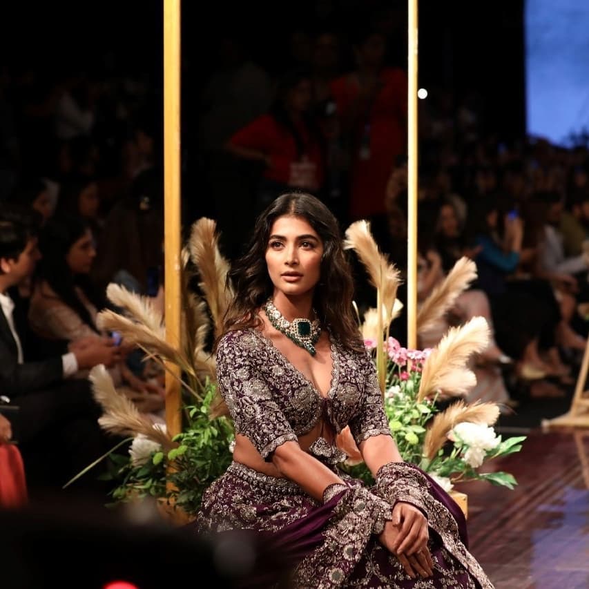 Pooja Hegde Hot Ramp Walk In Lakme Fashion Week Winter 2019