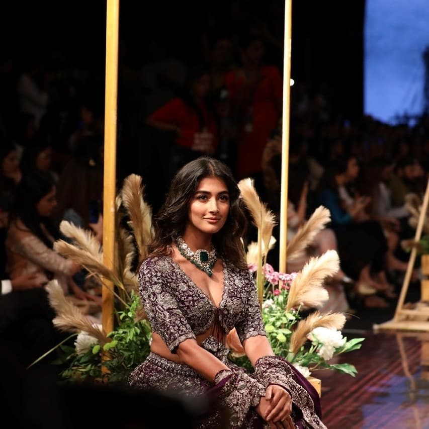 Pooja Hegde Hot Ramp Walk In Lakme Fashion Week Winter 2019