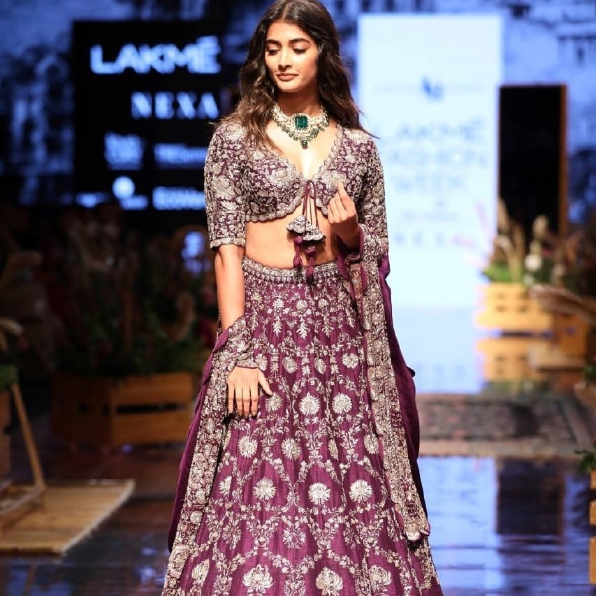 Pooja Hegde Hot Ramp Walk In Lakme Fashion Week Winter 2019