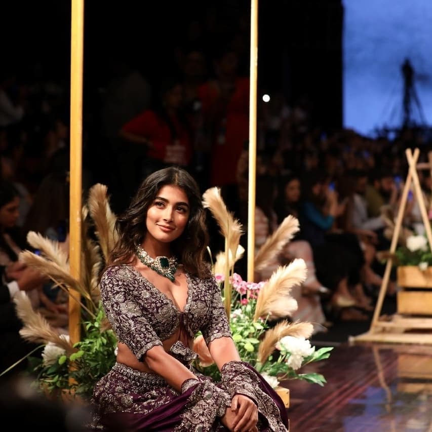 Pooja Hegde Hot Ramp Walk In Lakme Fashion Week Winter 2019