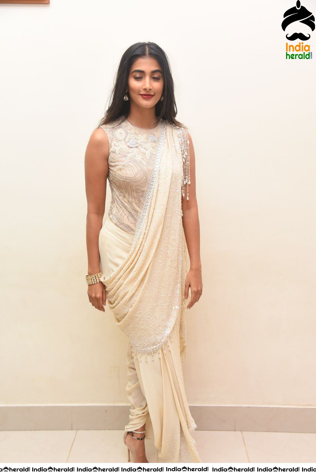 Pooja Hegde looking so desirable and teasing in these photos Set 1