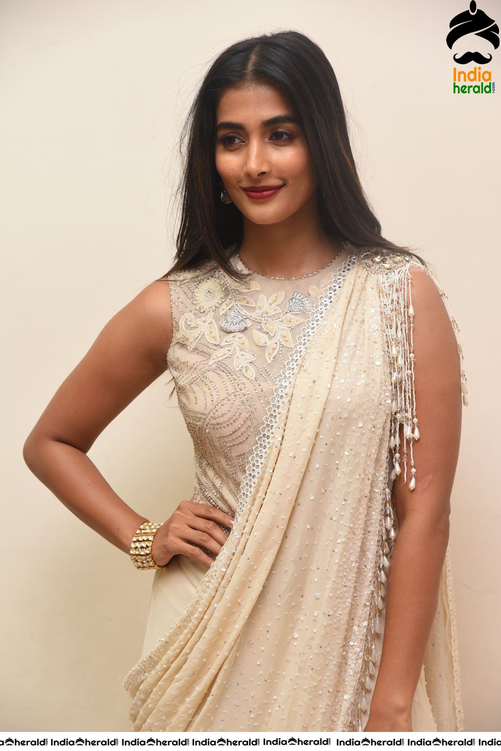 Pooja Hegde looking so desirable and teasing in these photos Set 2