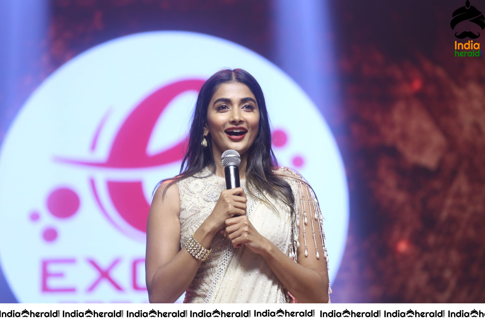 Pooja Hegde Speech On The Stage Set 2