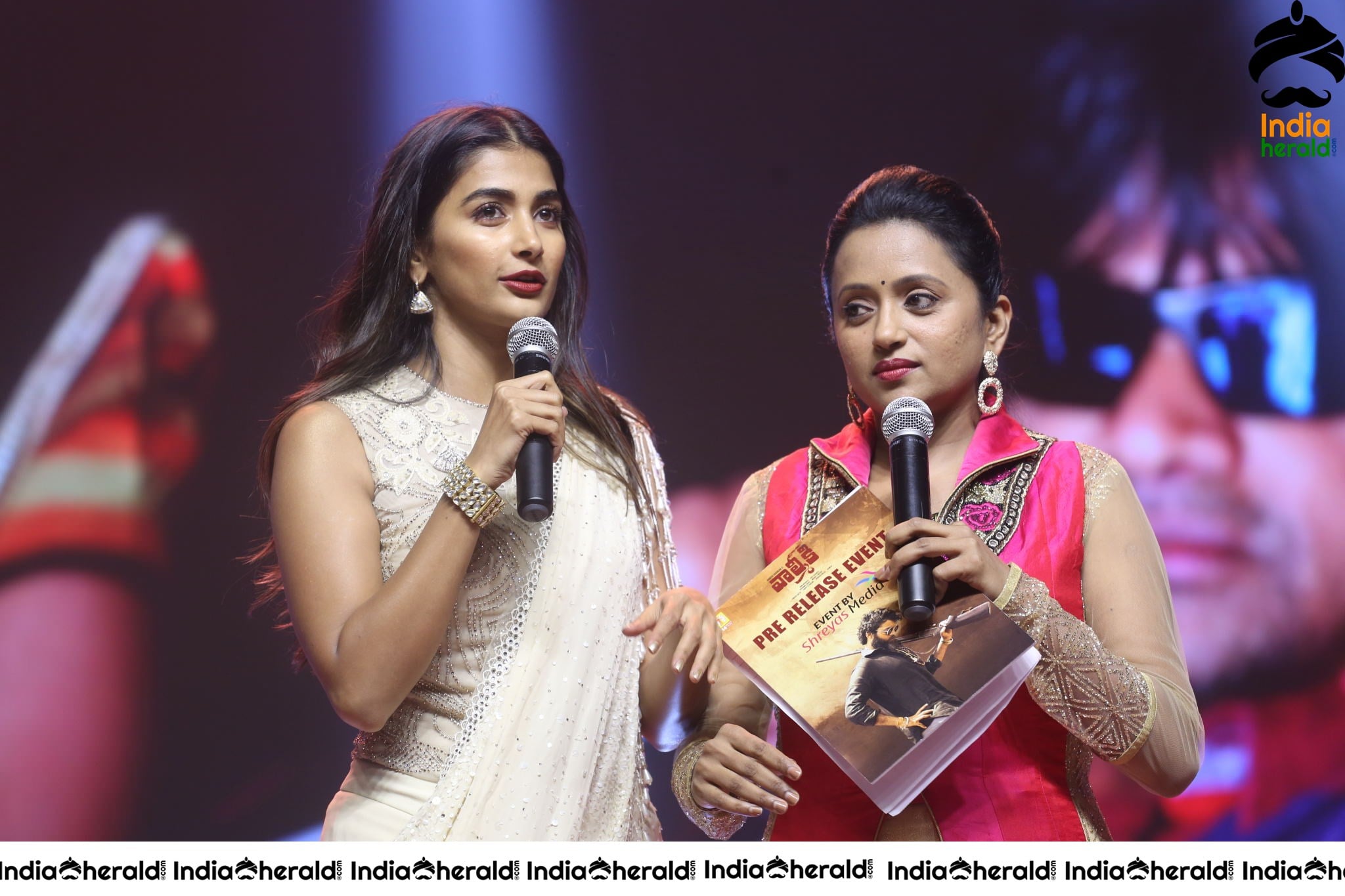 Pooja Hegde Speech On The Stage Set 2