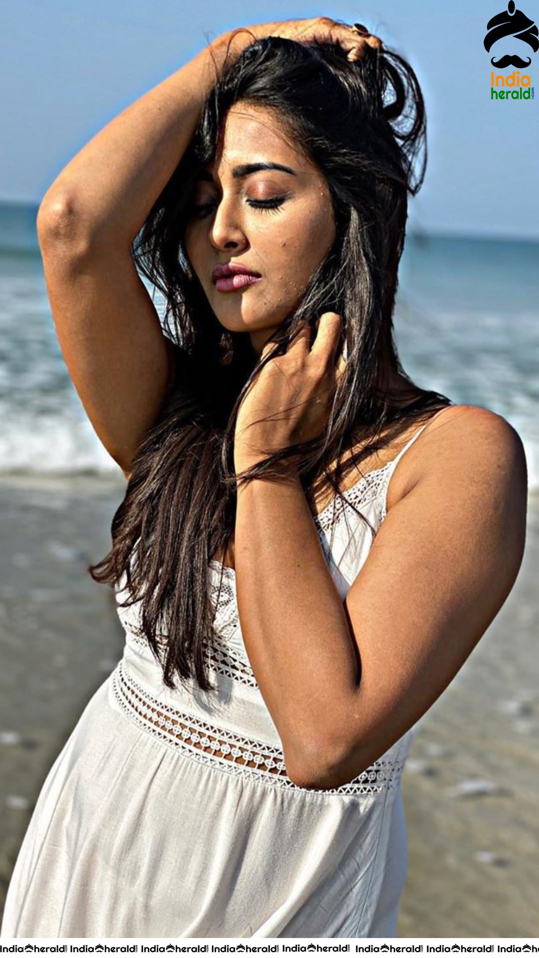 Pooja Jhaveri latest clicks at a Beach