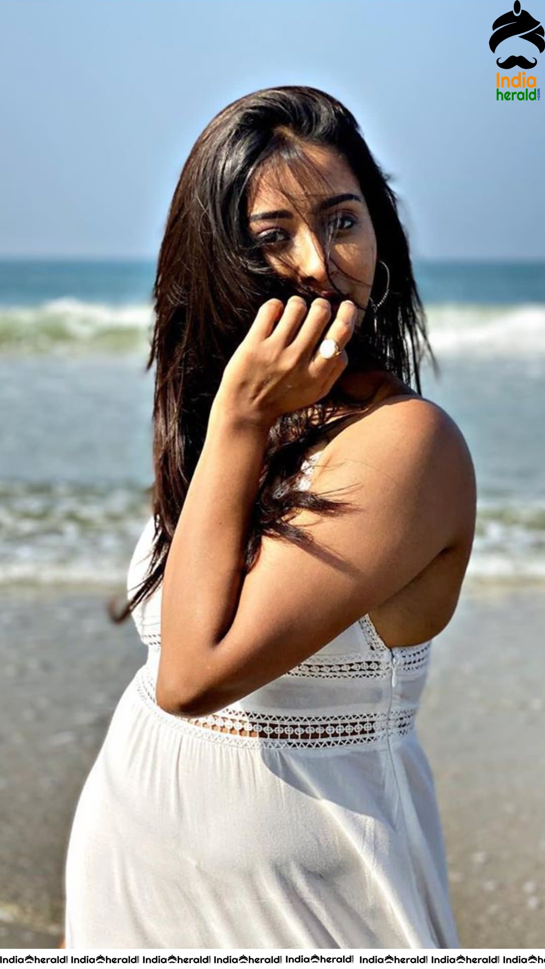 Pooja Jhaveri latest clicks at a Beach
