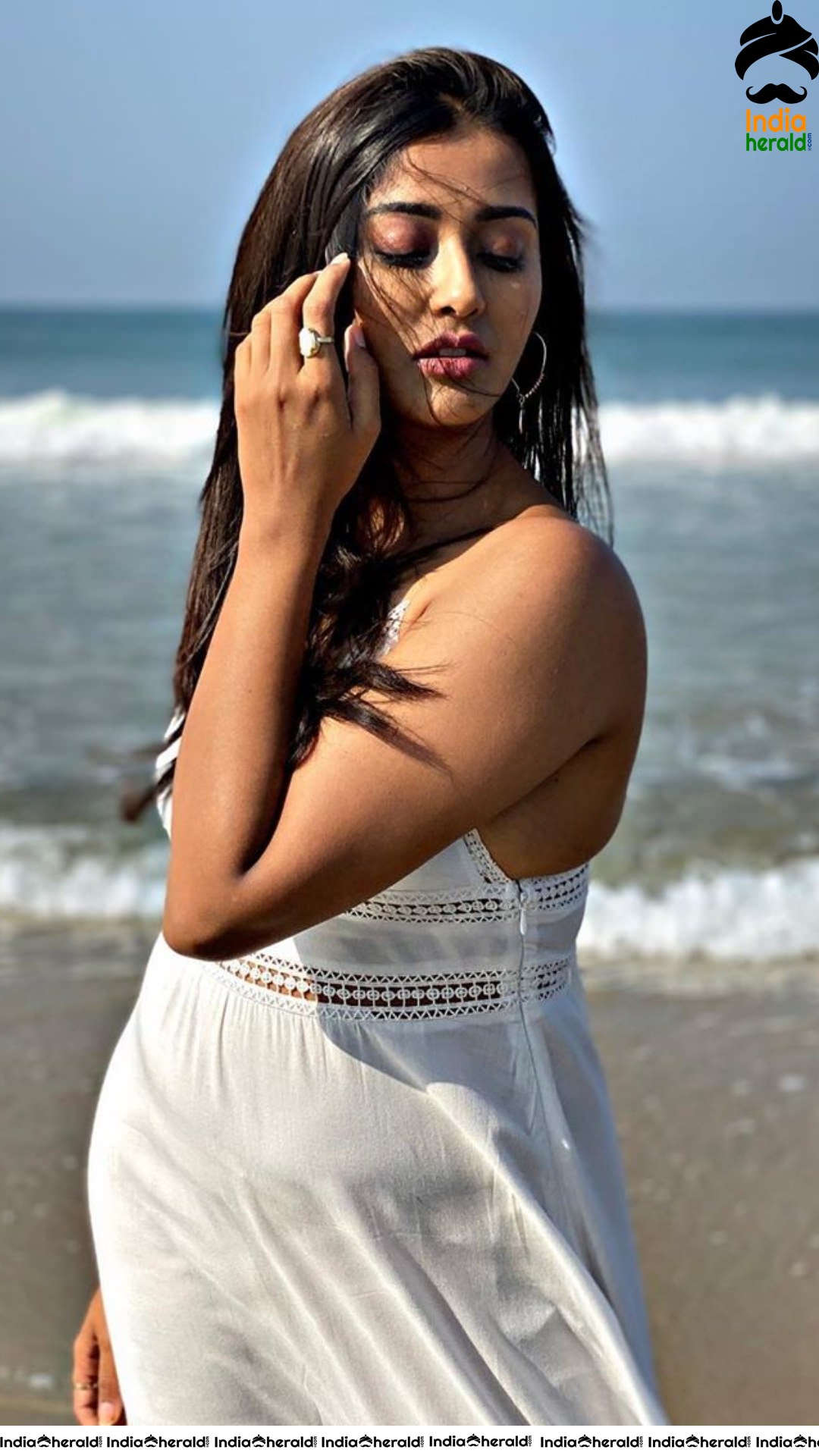 Pooja Jhaveri latest clicks at a Beach