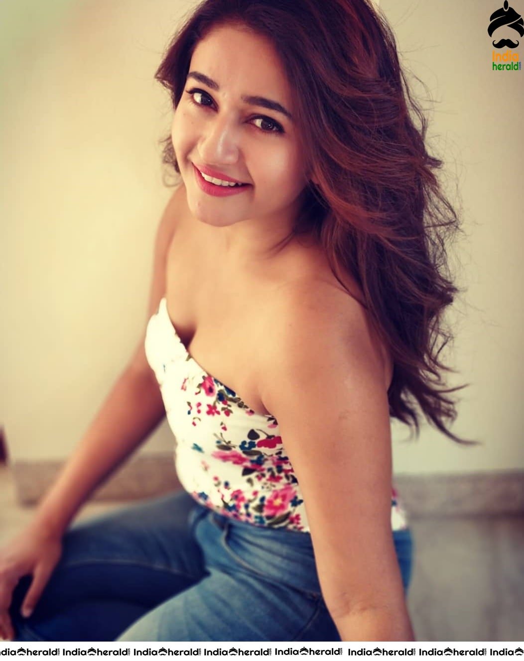 Poonam Bajwa Latest Hot Photos Set 2