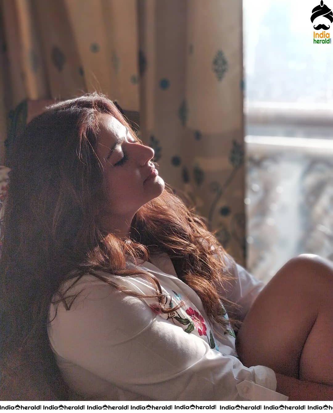 Poonam Bajwa Latest Hot Photos Set 3