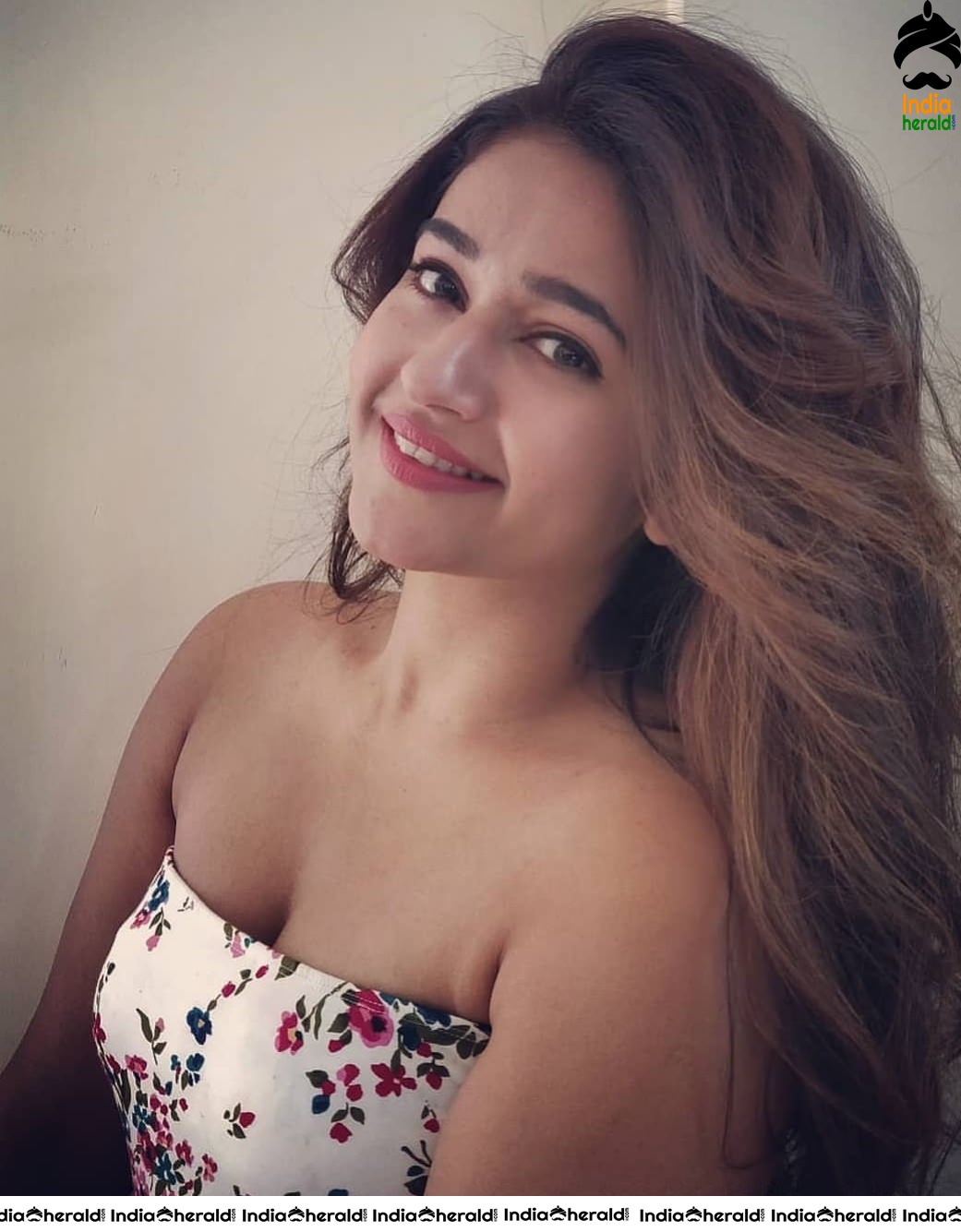 Poonam Bajwa Latest Hot Photos Set 3