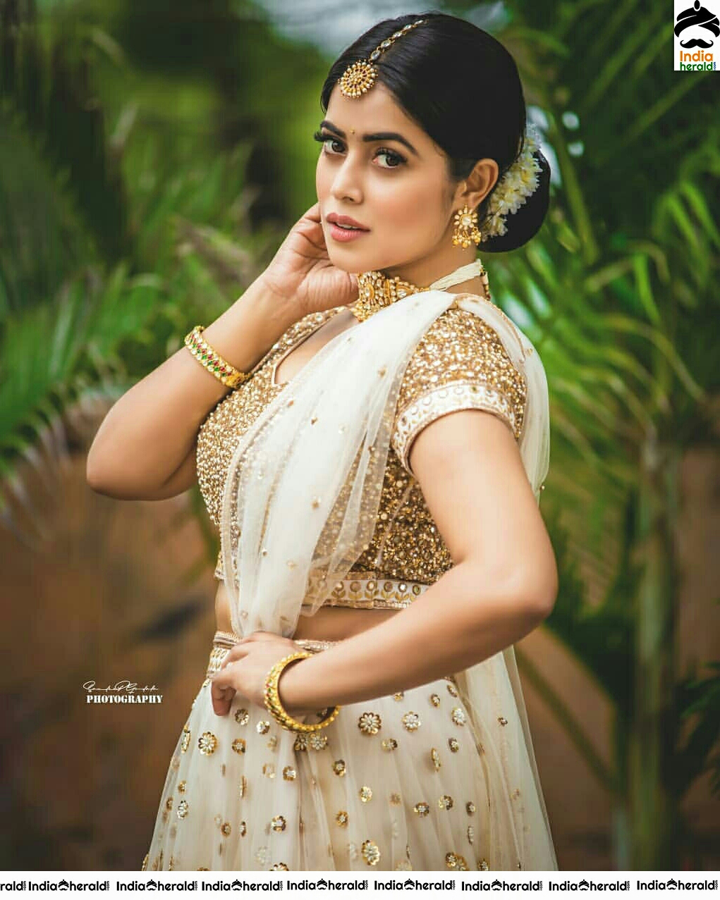 Poorna Looking Cute And Hot In These Photos