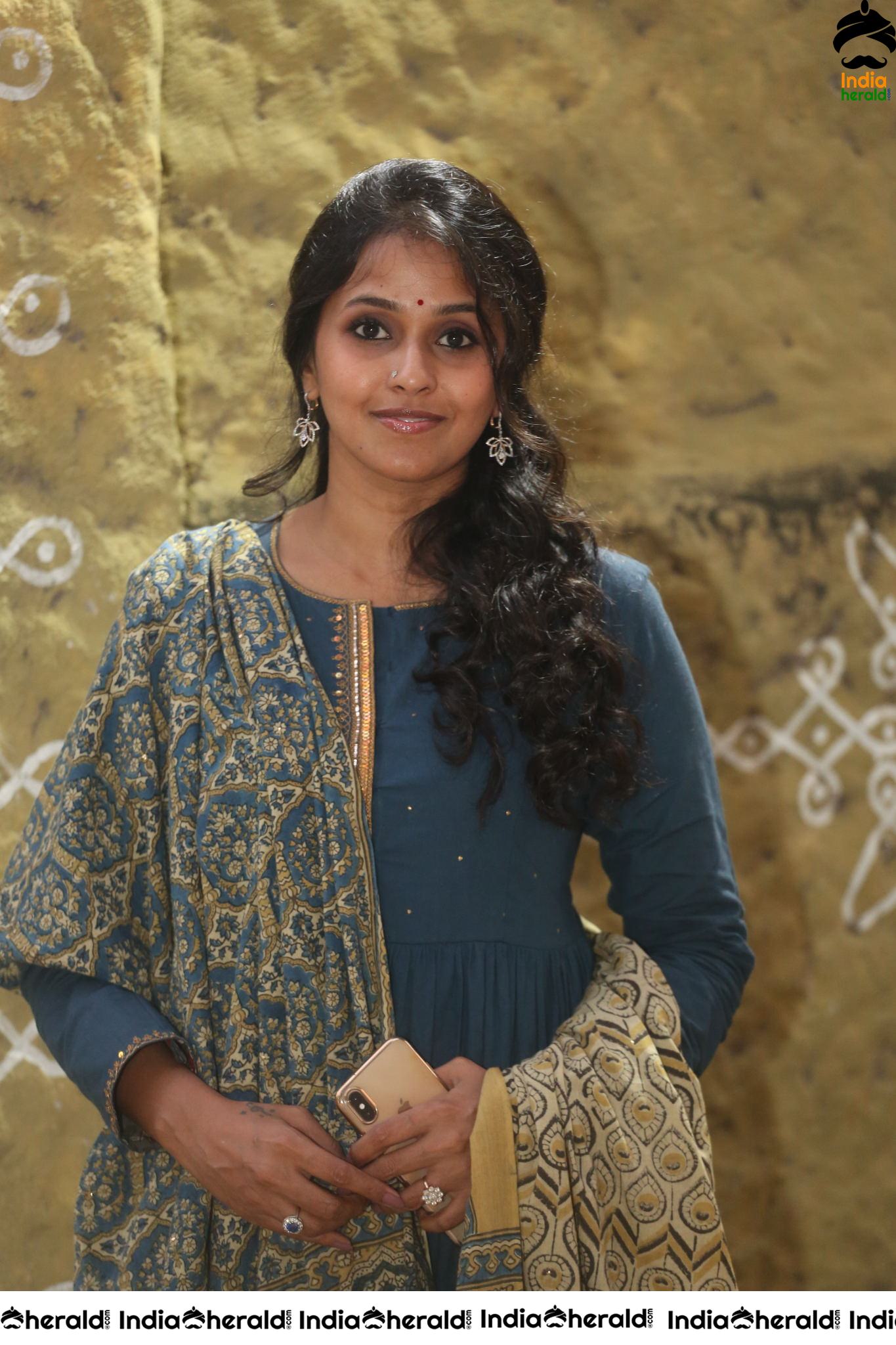 Pop Singer Smita At Cauvery Calling Photoshoot Set 1