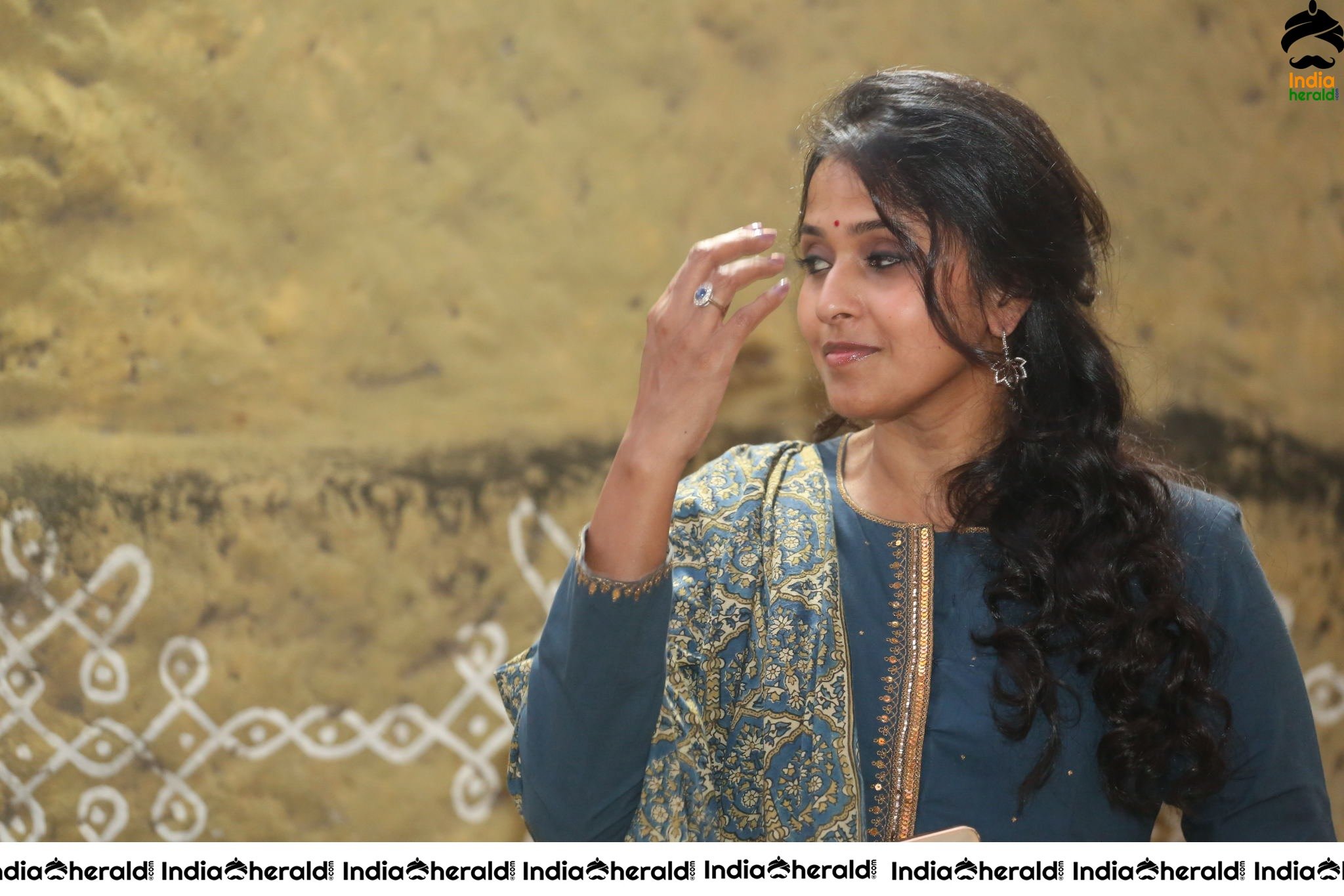 Pop Singer Smita At Cauvery Calling Photoshoot Set 3