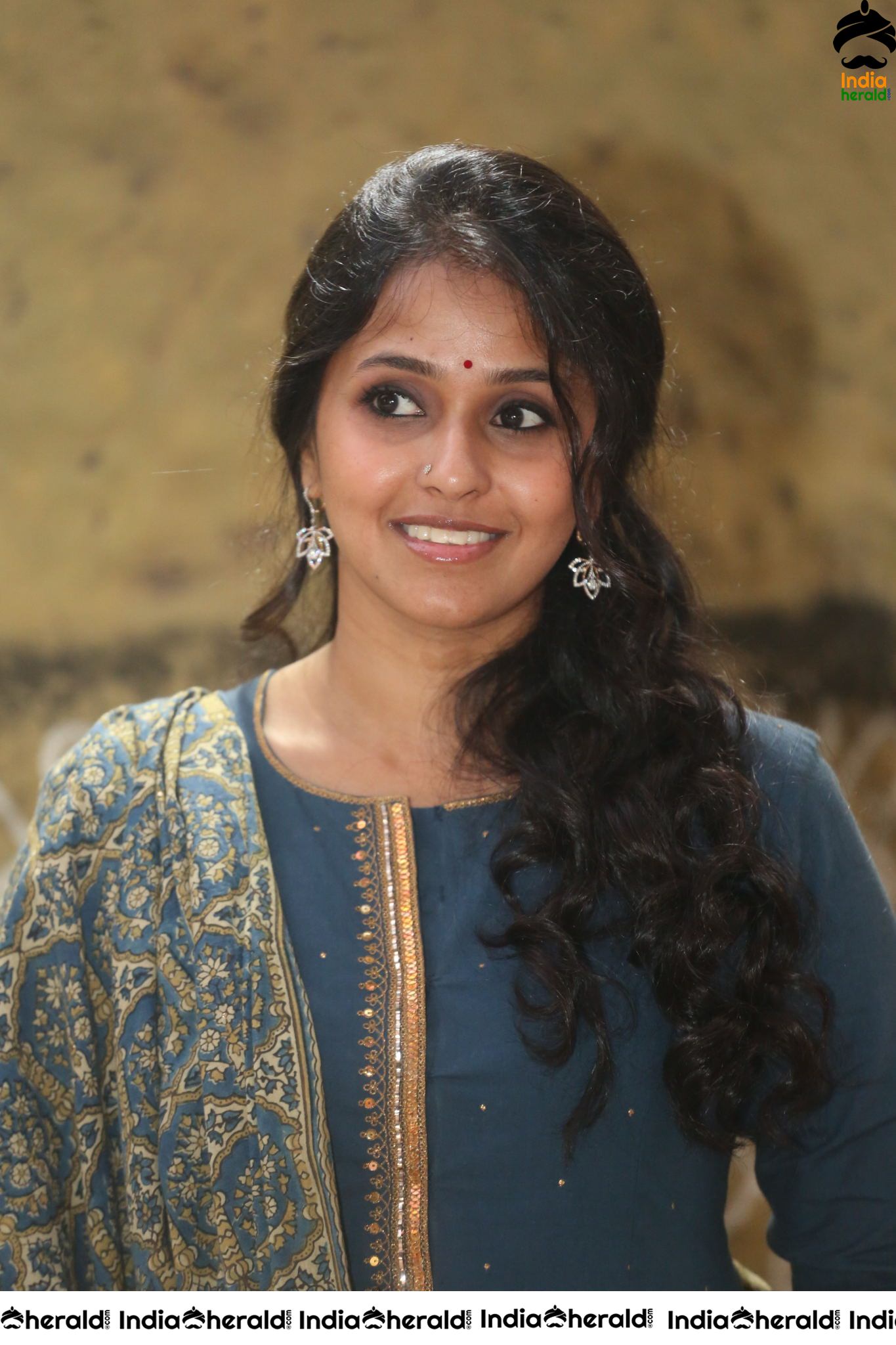 Pop Singer Smita At Cauvery Calling Photoshoot Set 3