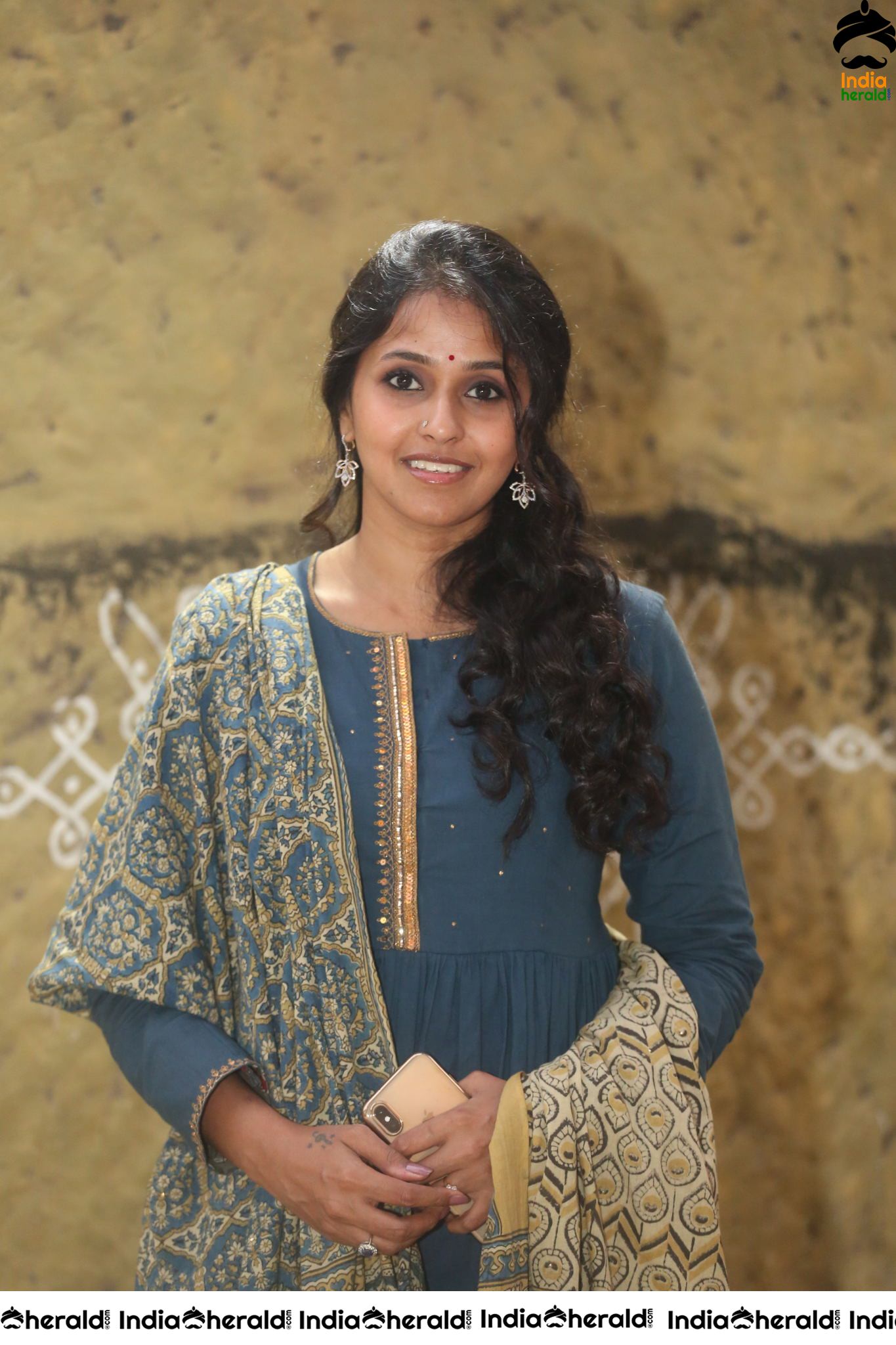 Pop Singer Smita At Cauvery Calling Photoshoot Set 3