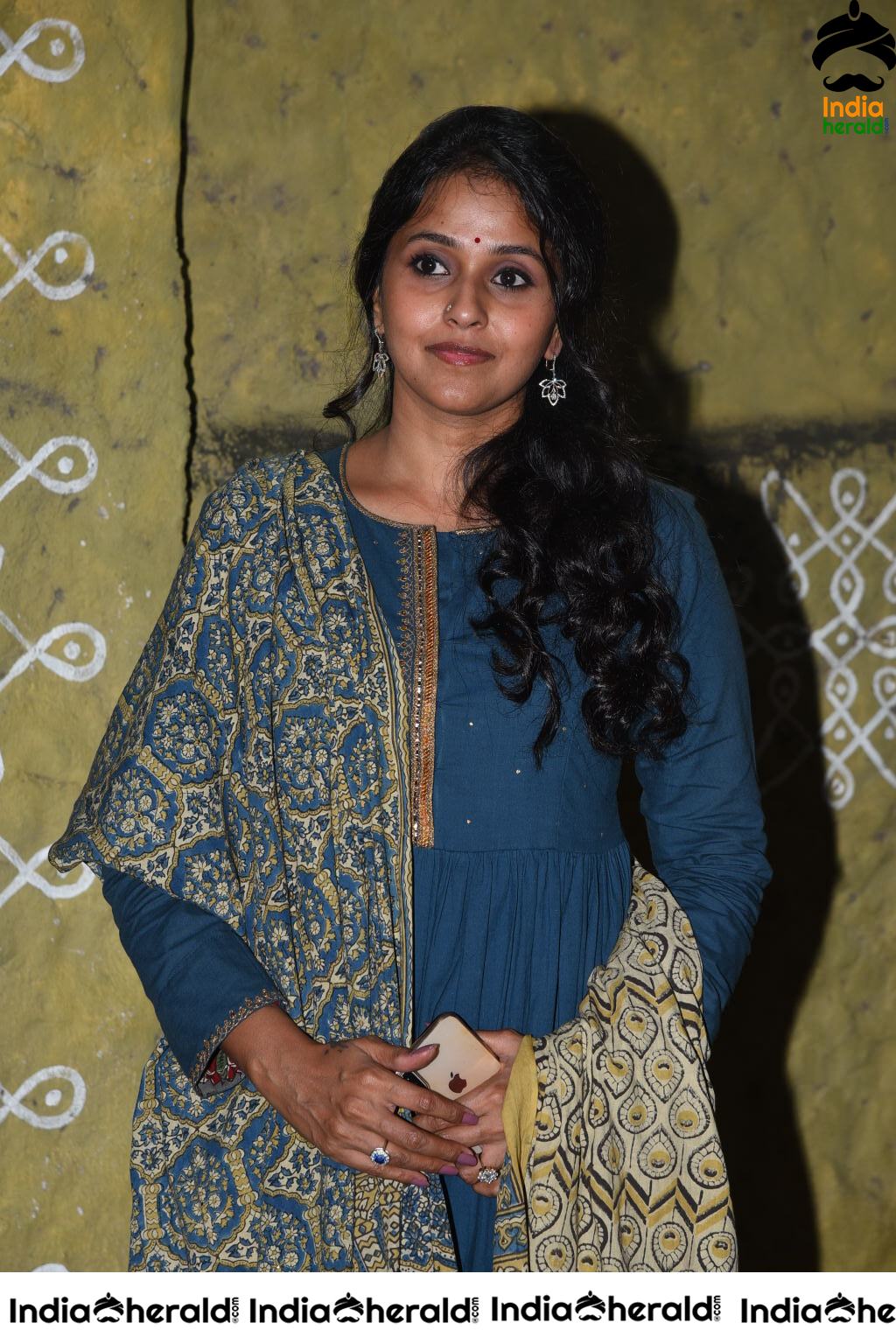 Pop Singer Smita At Cauvery Calling Photoshoot Set 4