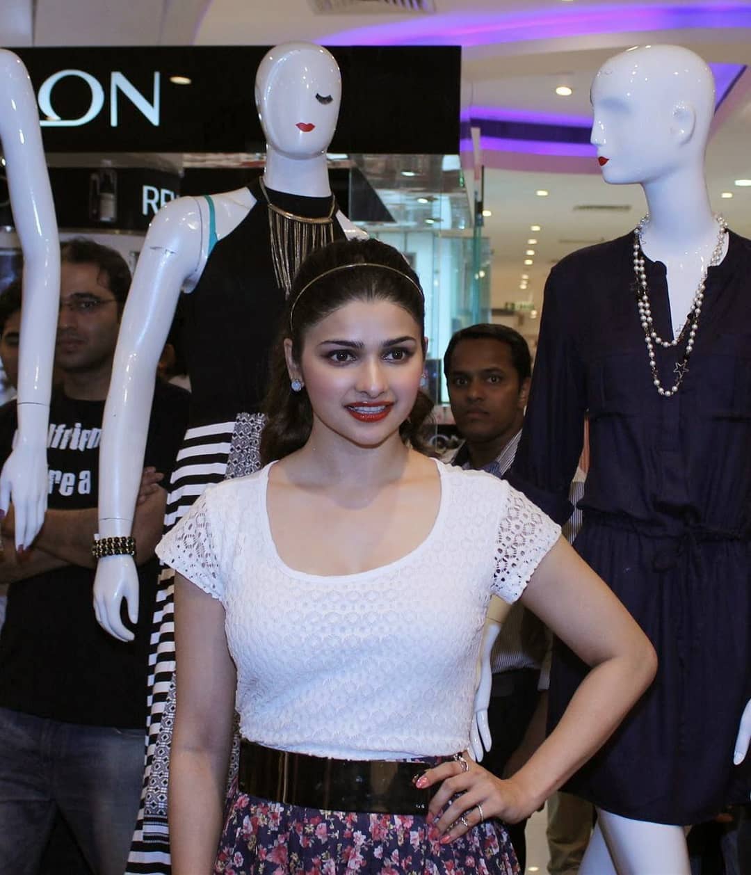 Prachi Desai Hot Tempting Photos