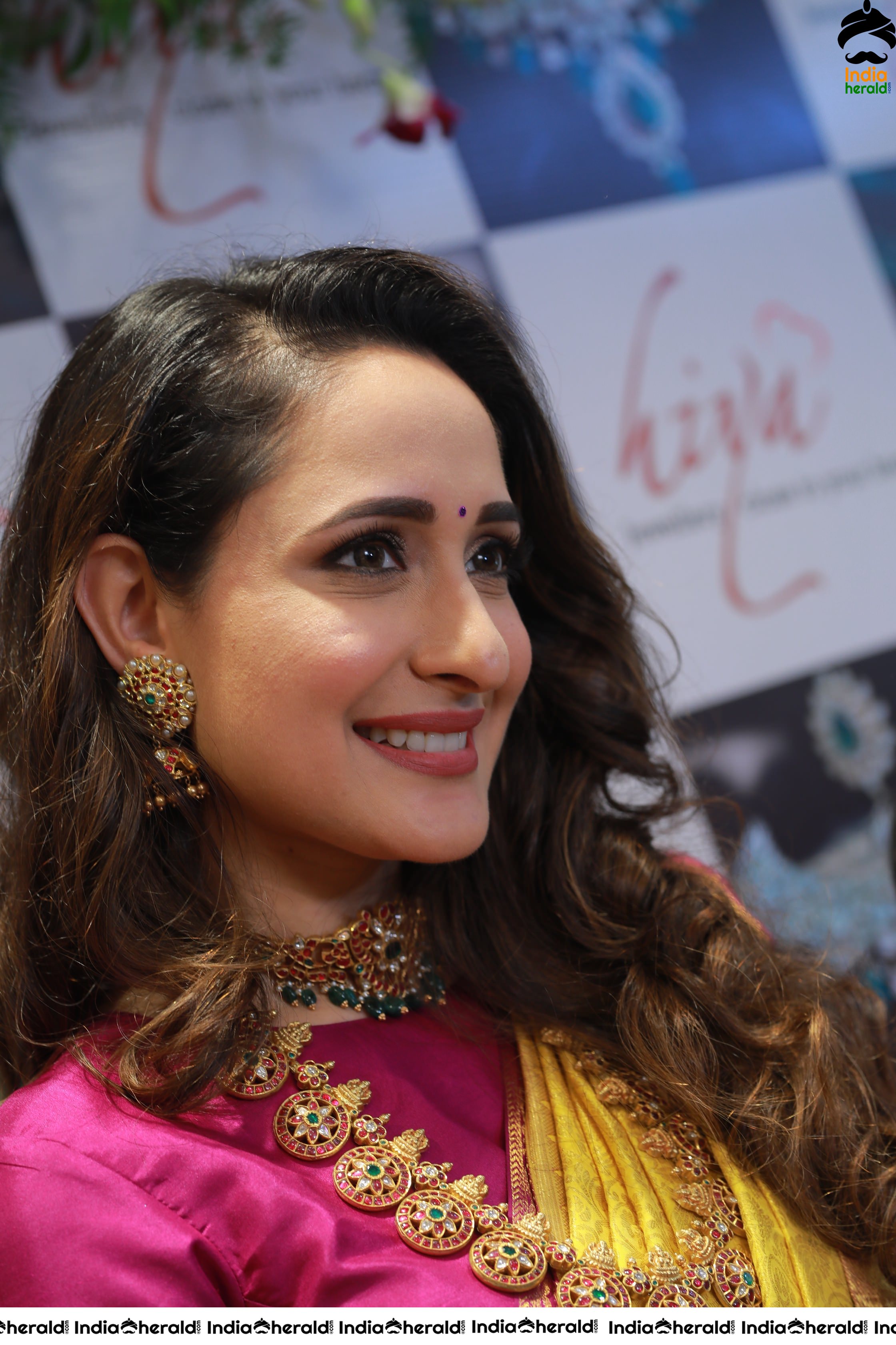 Pragya Jaiswal Solo HD Shots at Jewellery Shop Opening Set 2