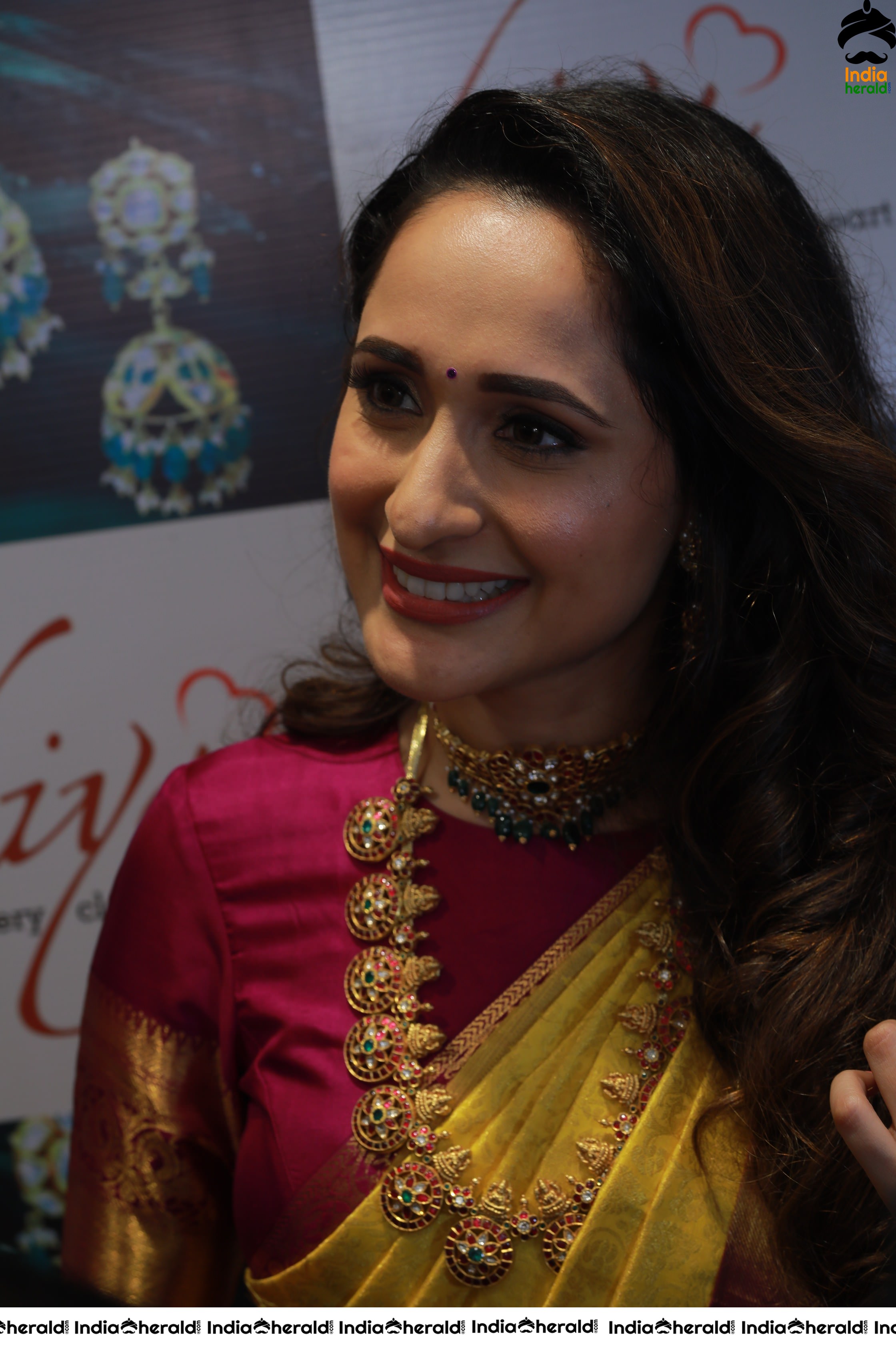 Pragya Jaiswal Solo HD Shots at Jewellery Shop Opening Set 2