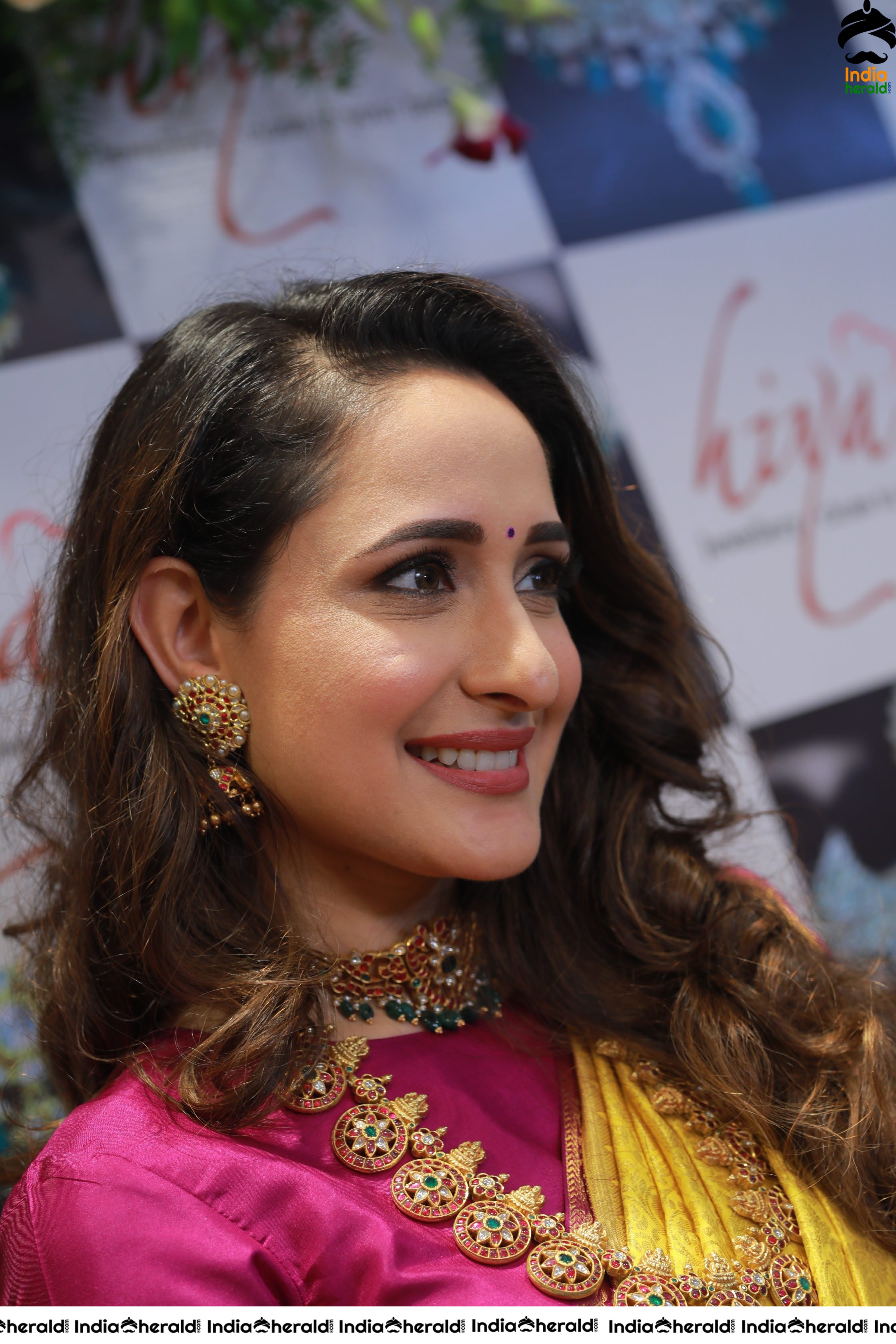 Pragya Jaiswal Solo HD Shots at Jewellery Shop Opening Set 2