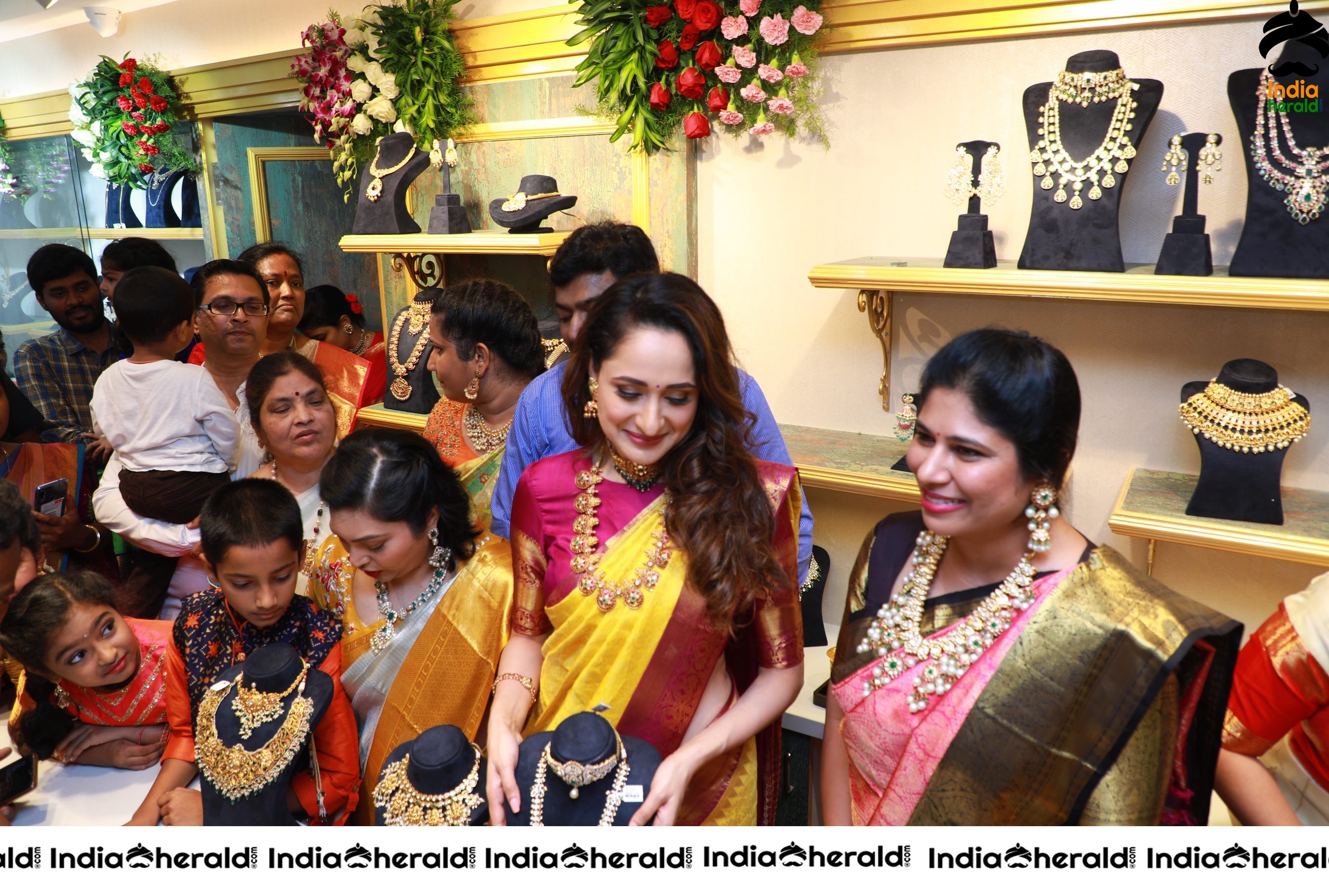 Pragya Jaiswal Takes a Look at Latest Jewellery Collection Set 2