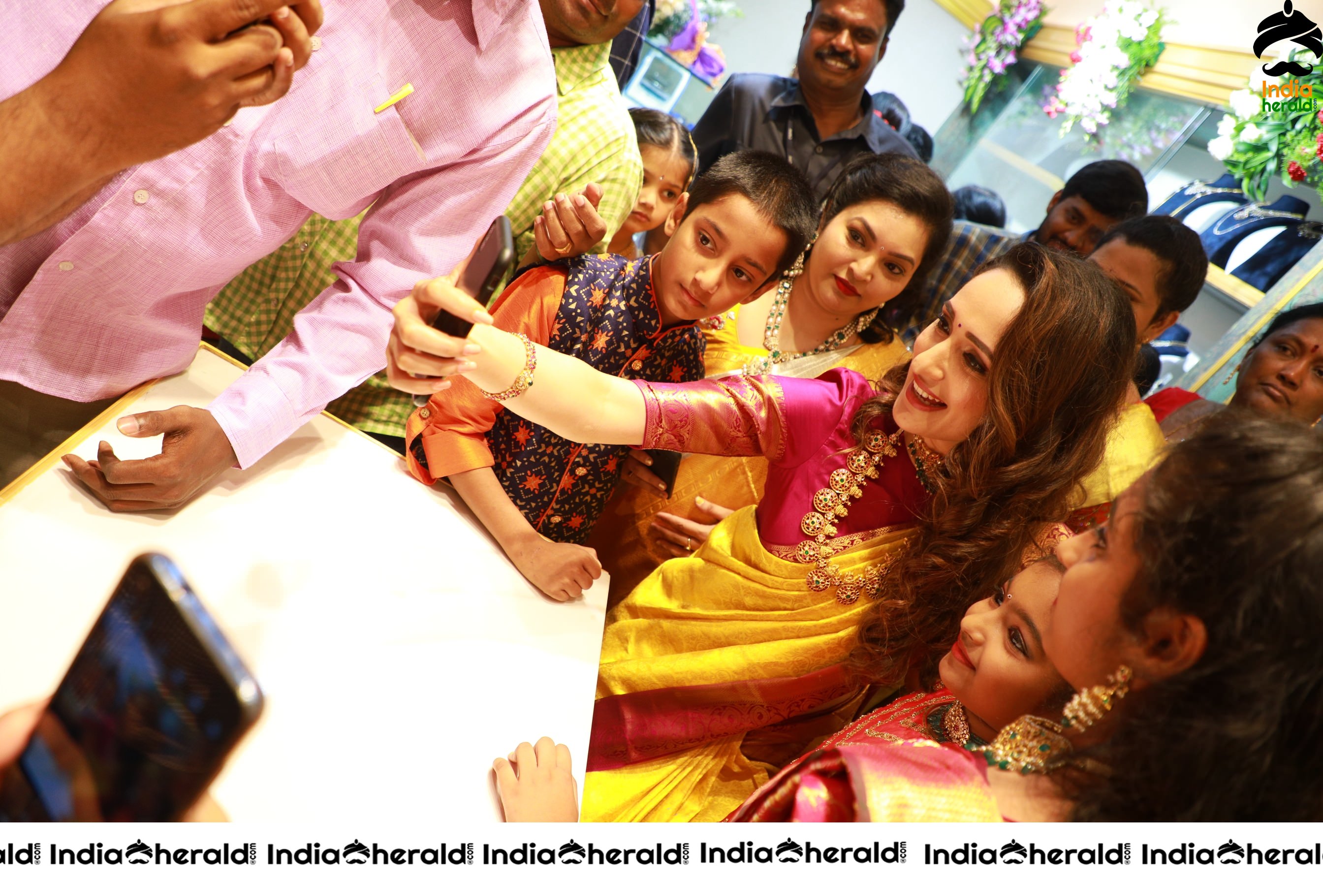 Pragya Jaiswal Takes a Look at Latest Jewellery Collection Set 2
