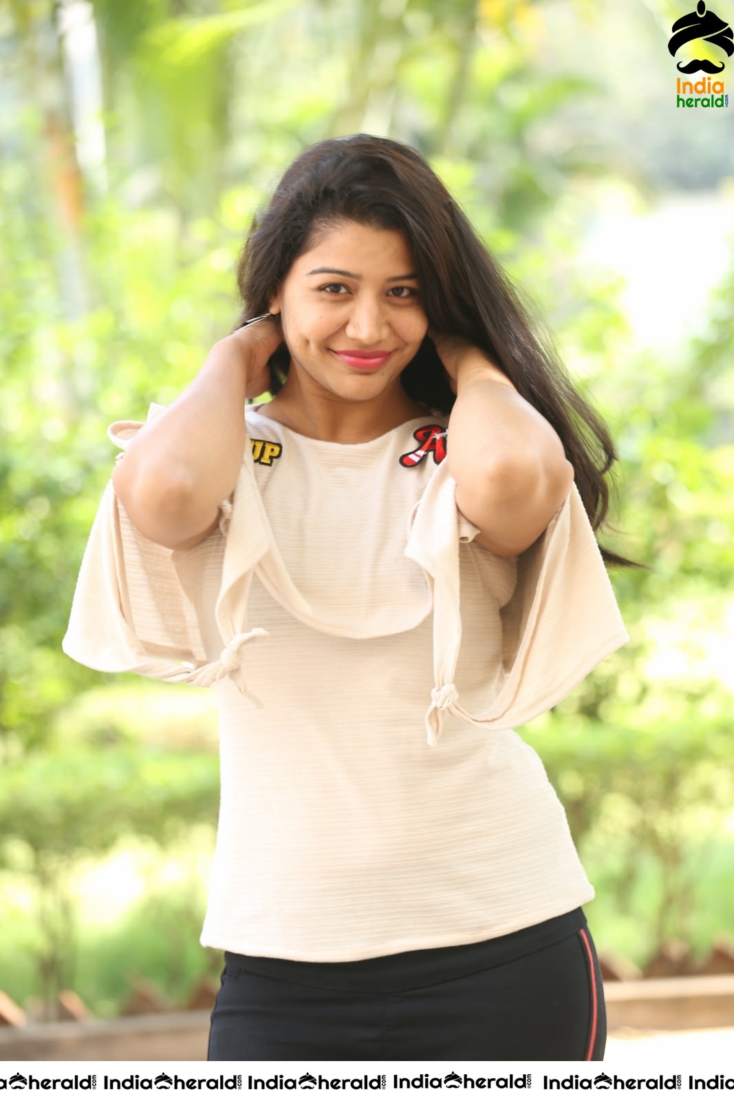 Prajapth Kiranmai falunts her cute dimple Set 1