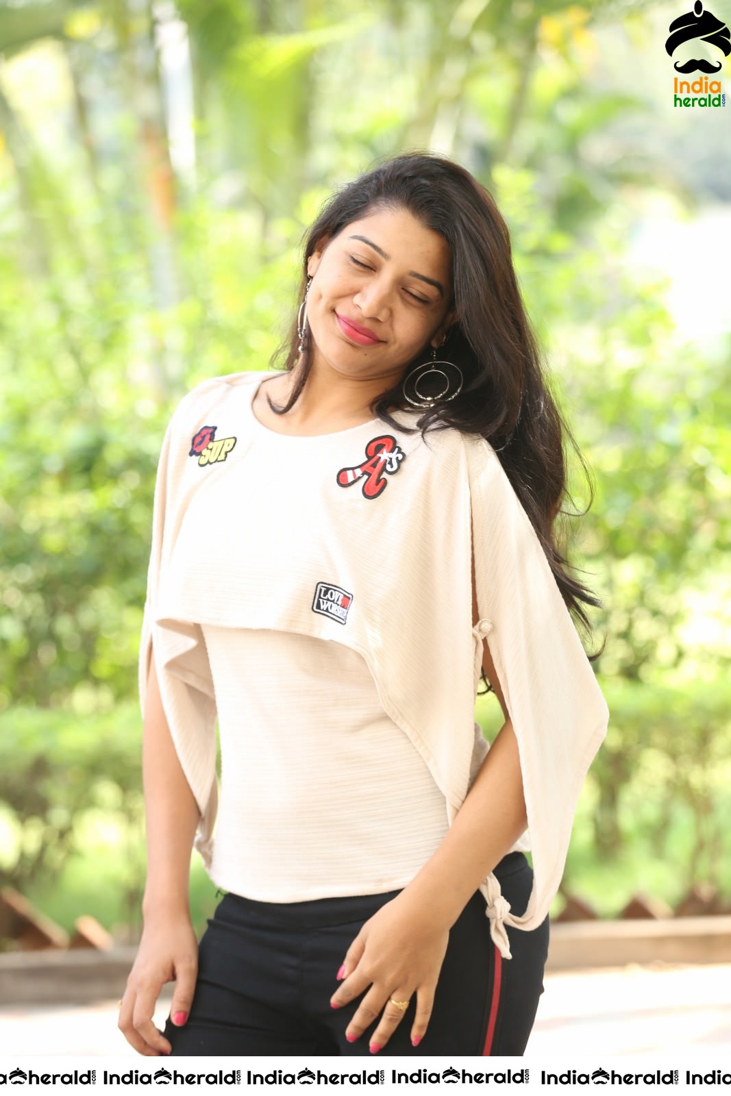 Prajapth Kiranmai falunts her cute dimple Set 1