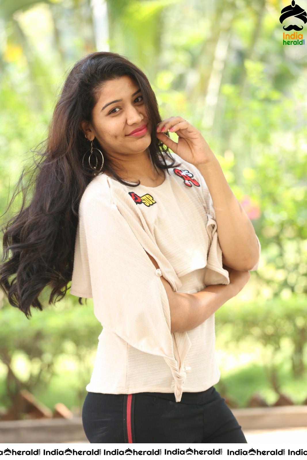 Prajapth Kiranmai falunts her cute dimple Set 1
