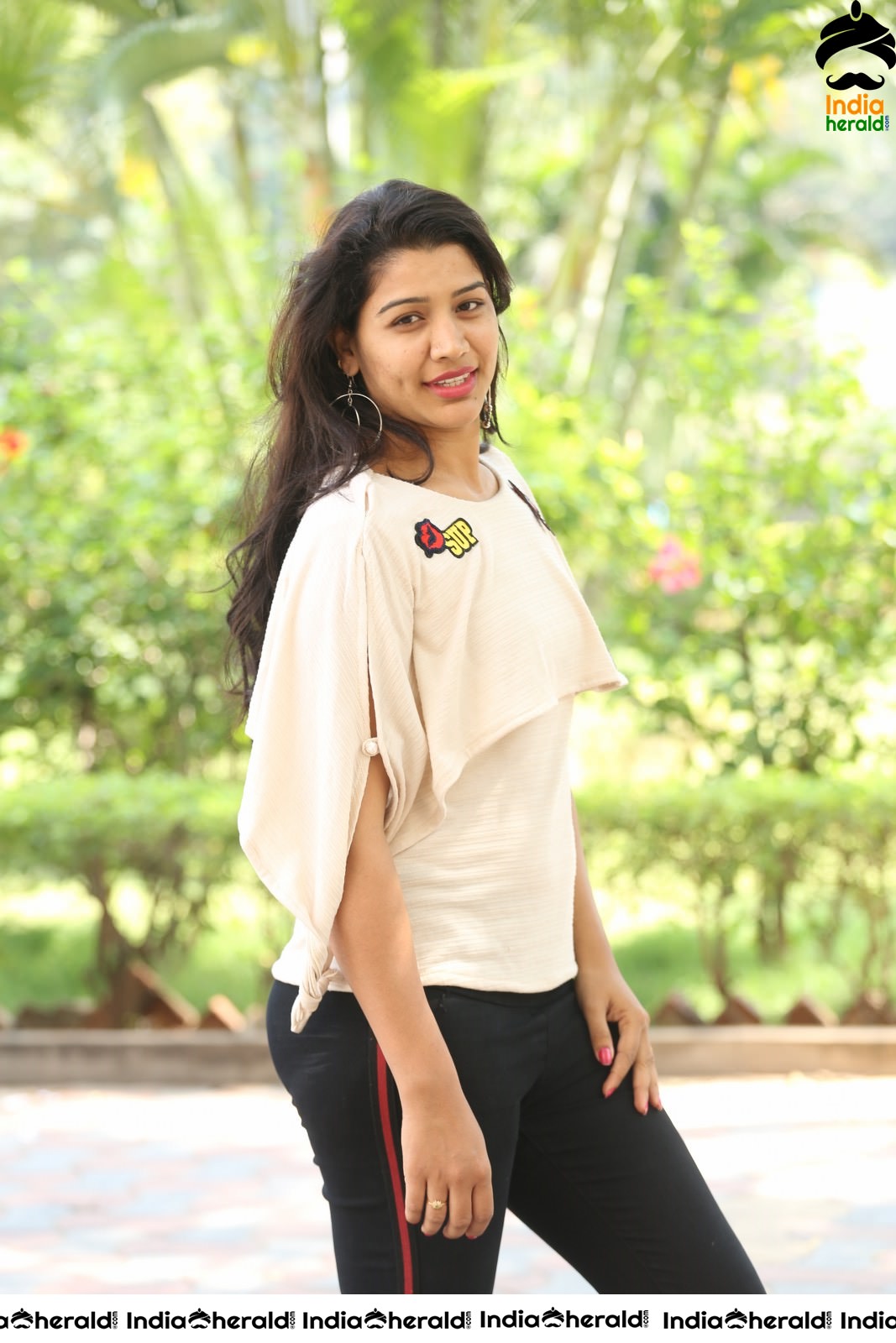 Prajapth Kiranmai falunts her cute dimple Set 1