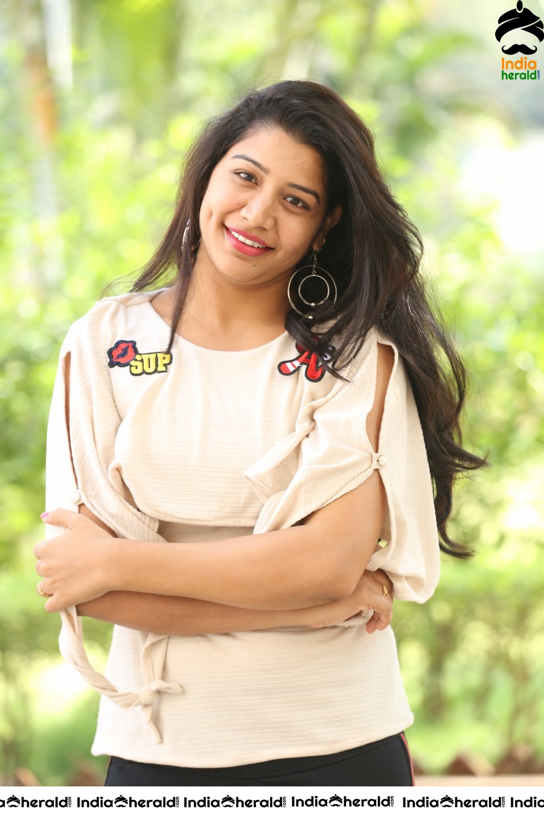 Prajapth Kiranmai falunts her cute dimple Set 2